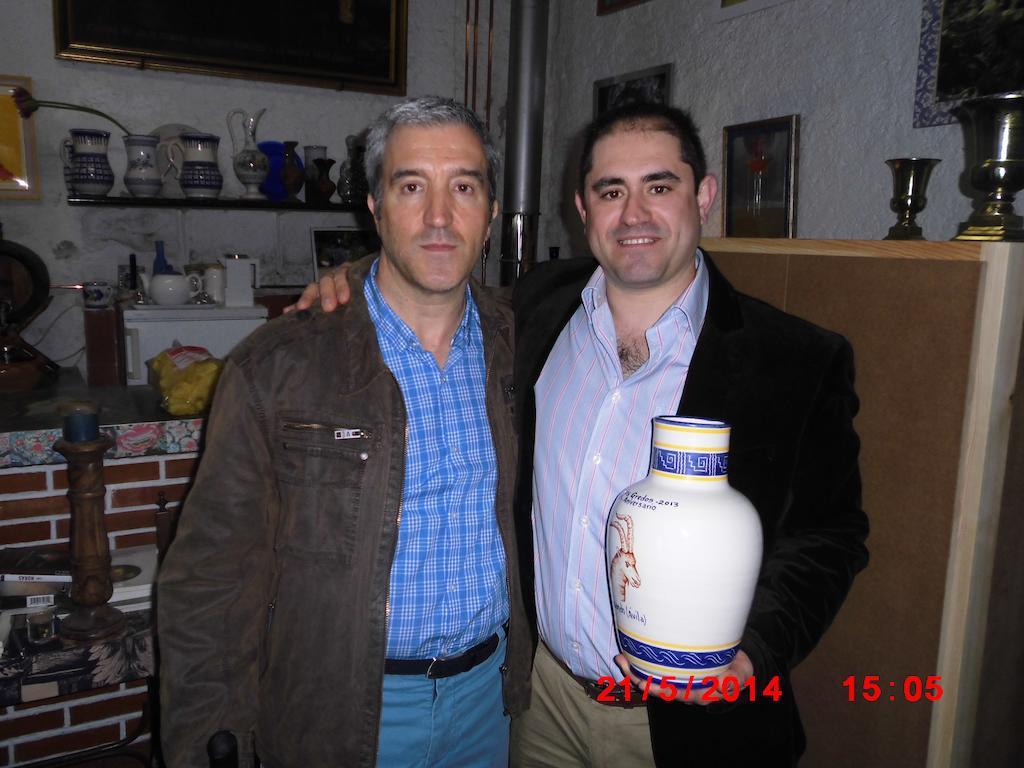Hostal-Restaurante Fogon De Gredos Guisando Buitenkant foto