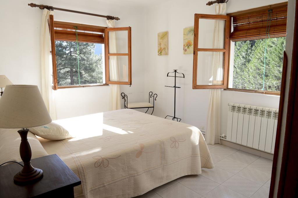 Hostal-Restaurante Fogon De Gredos Guisando Kamer foto