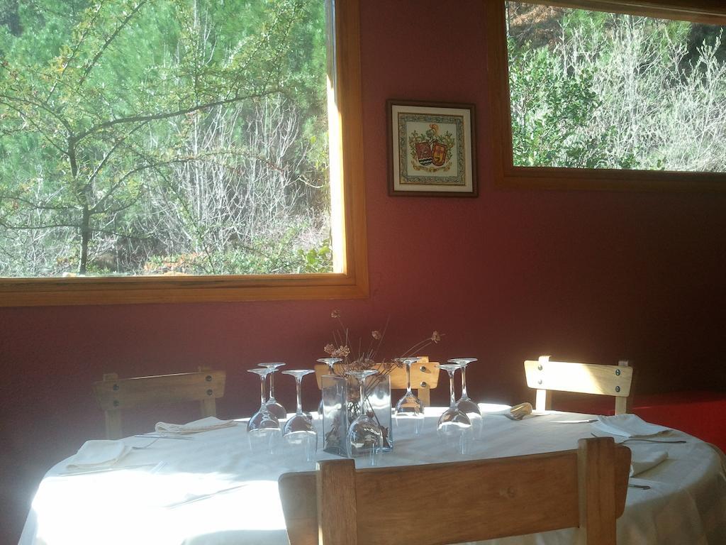 Hostal-Restaurante Fogon De Gredos Guisando Buitenkant foto