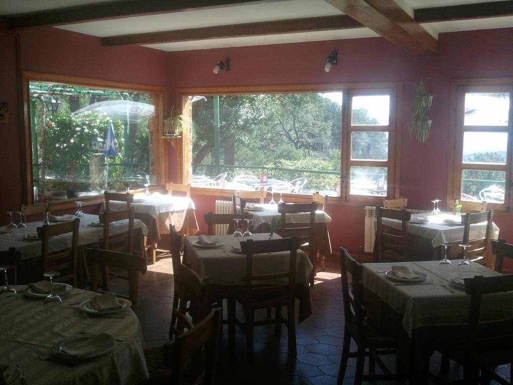 Hostal-Restaurante Fogon De Gredos Guisando Buitenkant foto