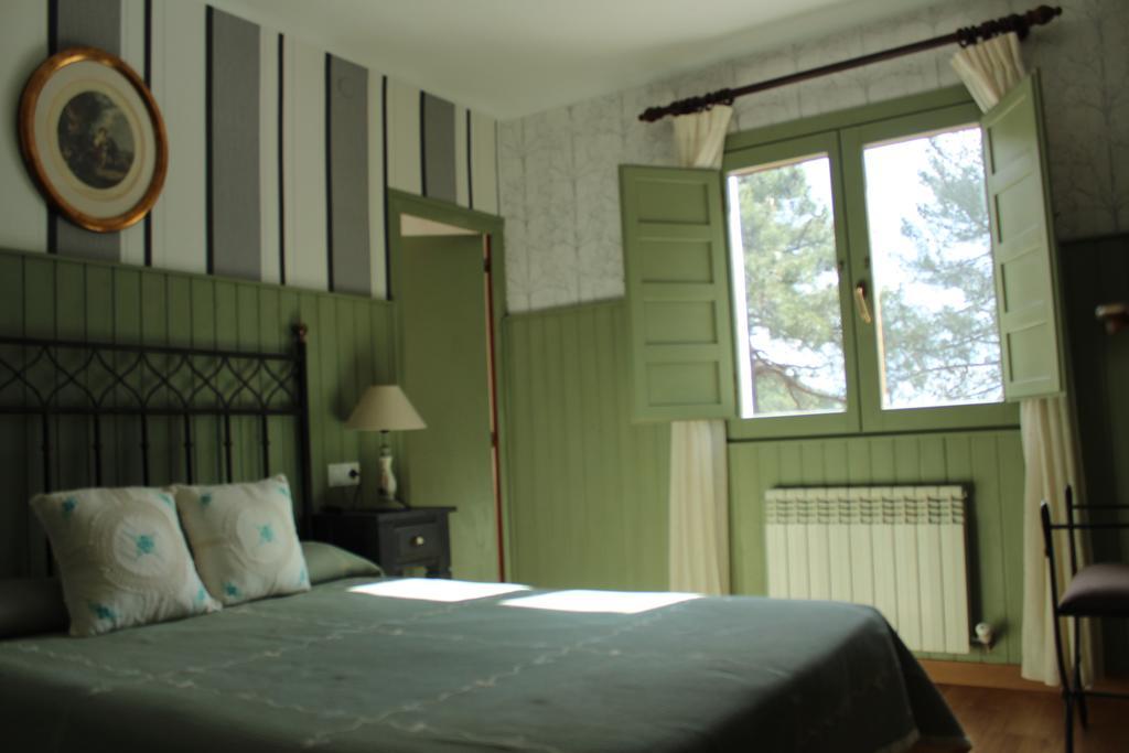 Hostal-Restaurante Fogon De Gredos Guisando Buitenkant foto